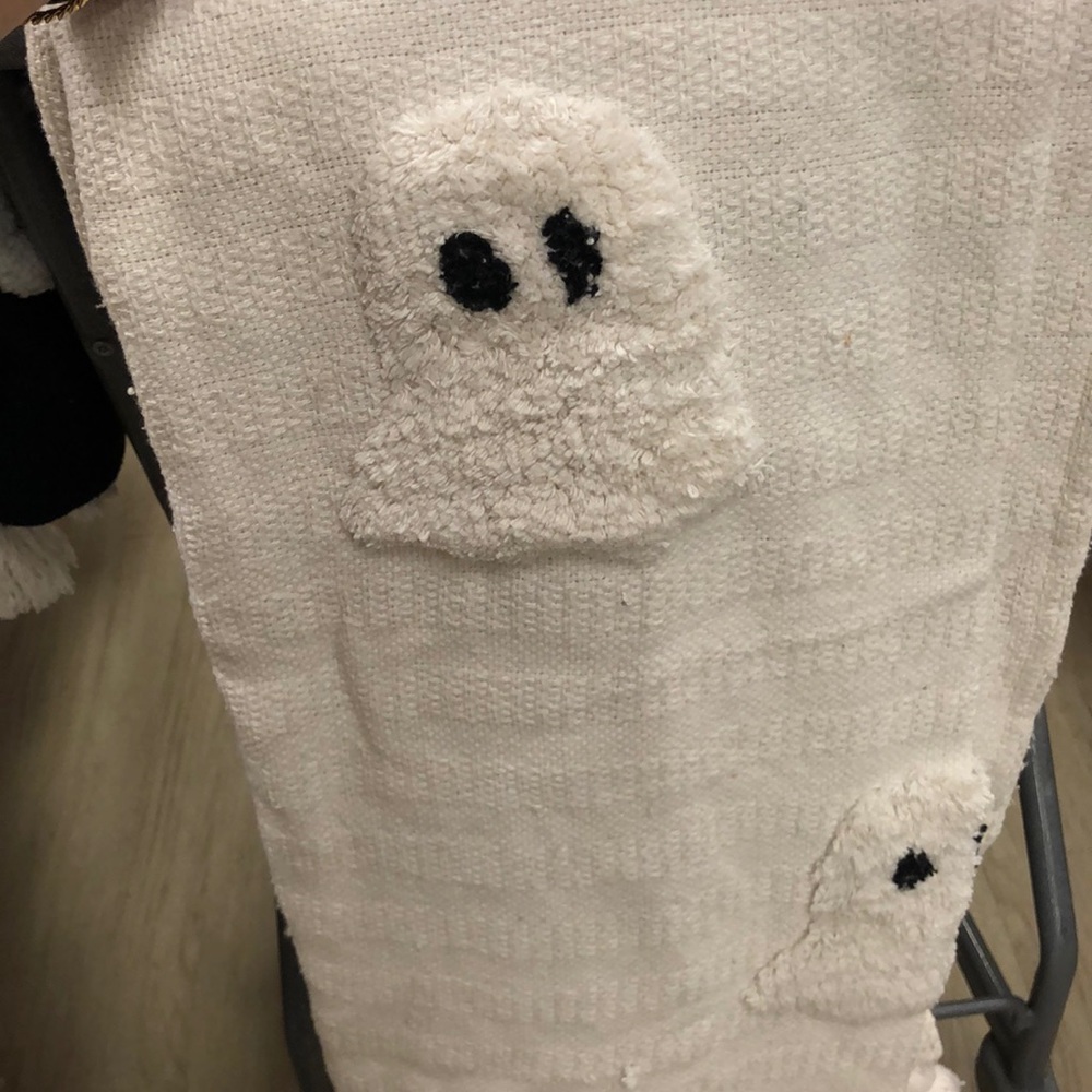 Viral Tik tok ghost blanket white Rachel Zoe